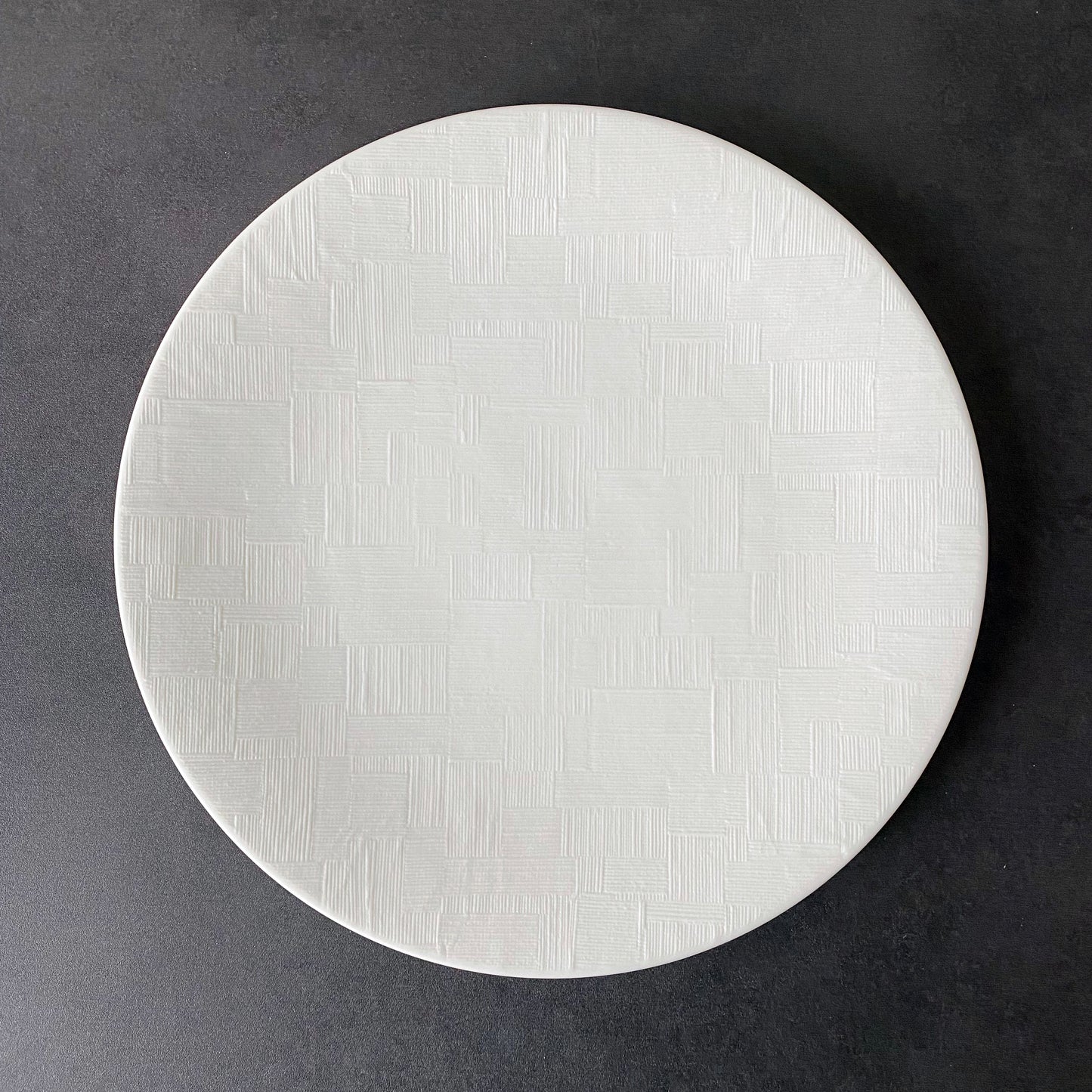 Ivory Echo – Checkered Mino ware Plate 27cm